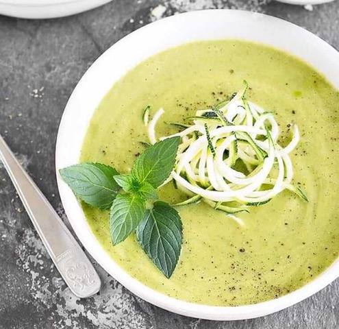 Zucchini soup with Tarragon